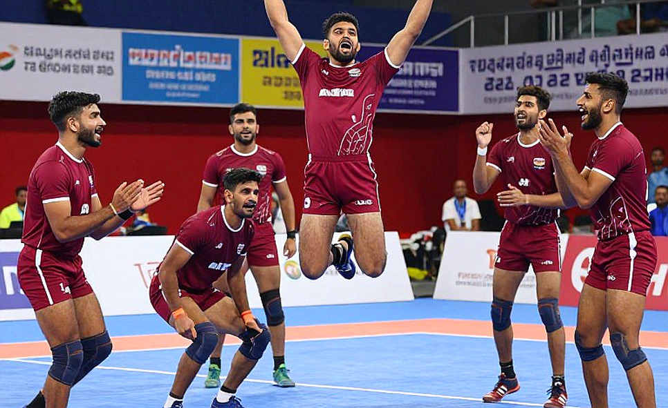 দলবদলের আওয়াজে চাপা পড়া তিনটি সংখ্যা: স্থানান্তর উইন্ডোর টেপ-বিশ্লেষণ